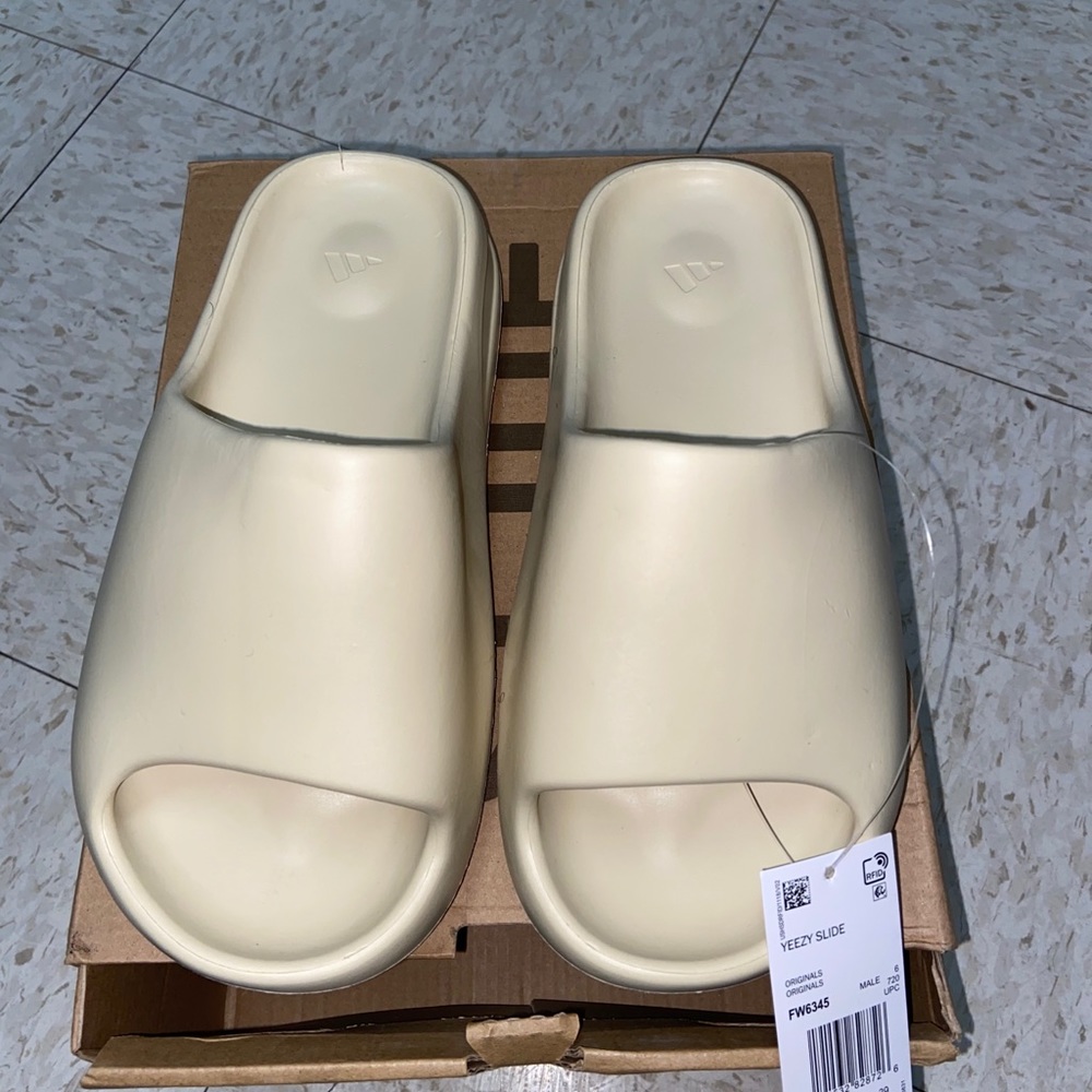 Yeezy Slide